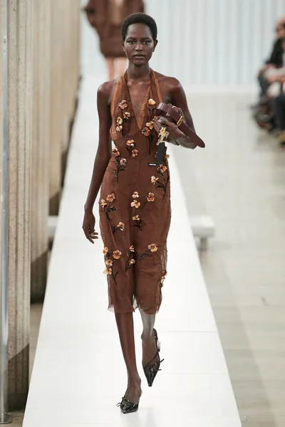 Look 29